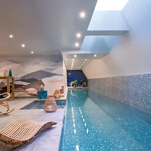 ***** מלון Parister Piscine & צרפת